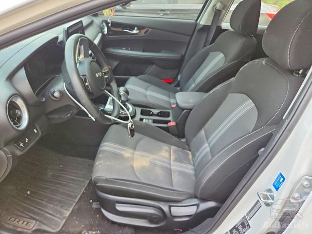 2024 Kia Forte — VIN 3KPF34AD2RE803293 — Фотографії лота 9