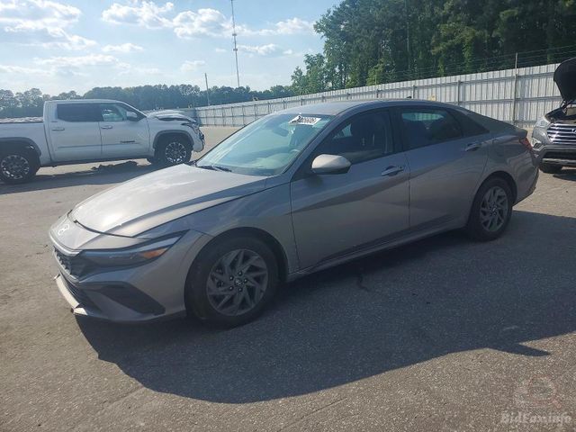 2024 Hyundai Elantra — VIN KMHLM4DG8RU768956
