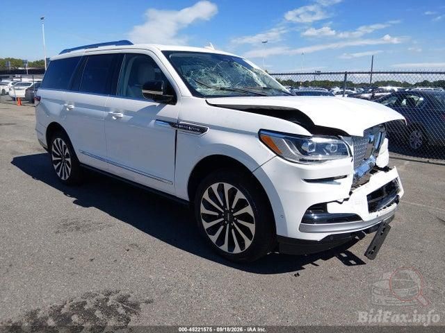 2022 Lincoln Navigator — VIN 5LMJJ2LT0NEL02135