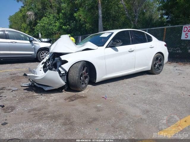 2019 Alfa Romeo Giulia — VIN ZARFAMAN6K7621574