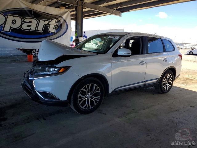 2016 Mitsubishi Outlander — VIN JA4AD3A38GZ004137