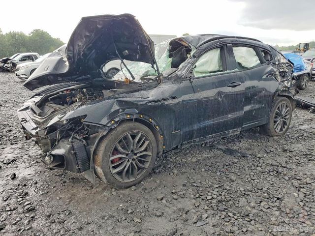 2018 Maserati Levante — VIN ZN661XUS1JX302013